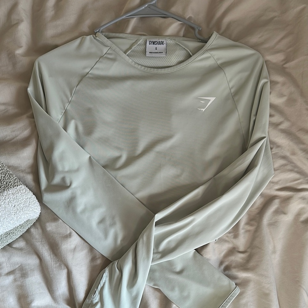 Gymshark Long Sleeve Cropped Top in Light Green ‼️